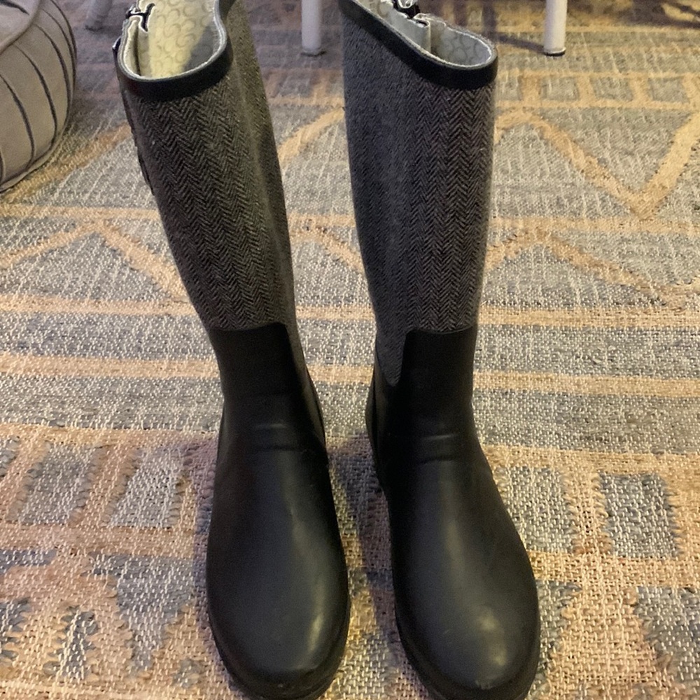 Chooks waterproof boots with tweed upper.